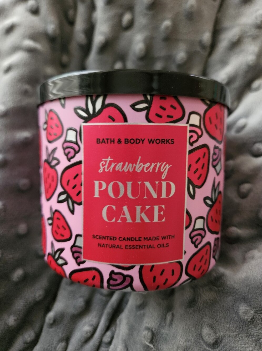Bath & Body Works Strawberry Pound Cake 3-Wick Candle